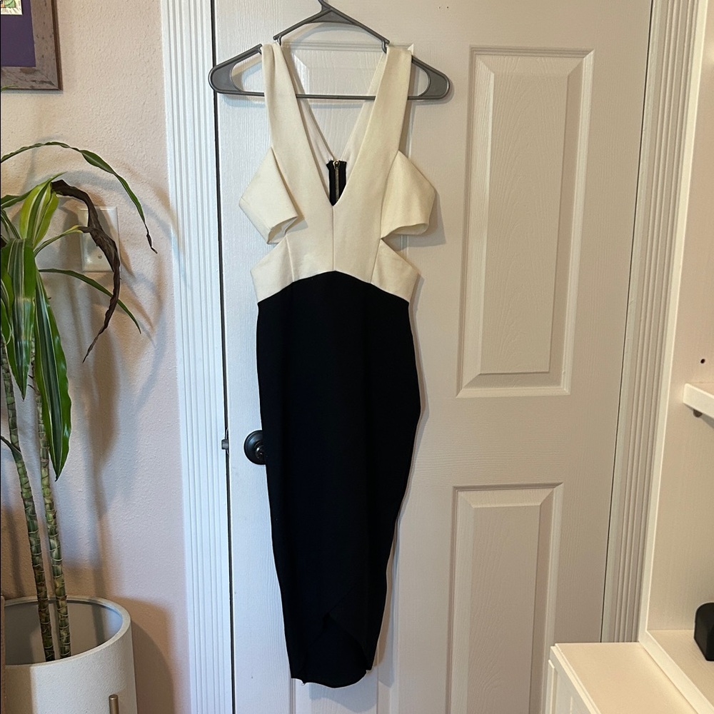 Hot Miami Styles Black and Cream Backless Dress